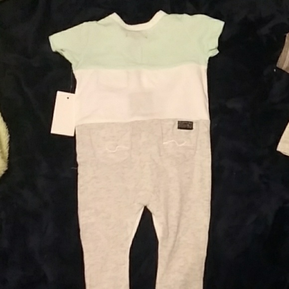 Baby clothes brand new - Picture 3 of 5